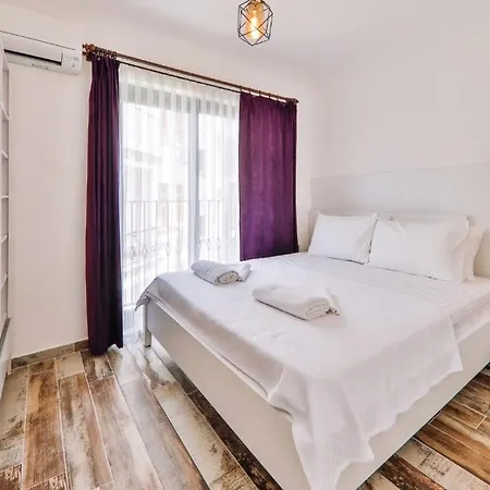 Sanisu Apartment